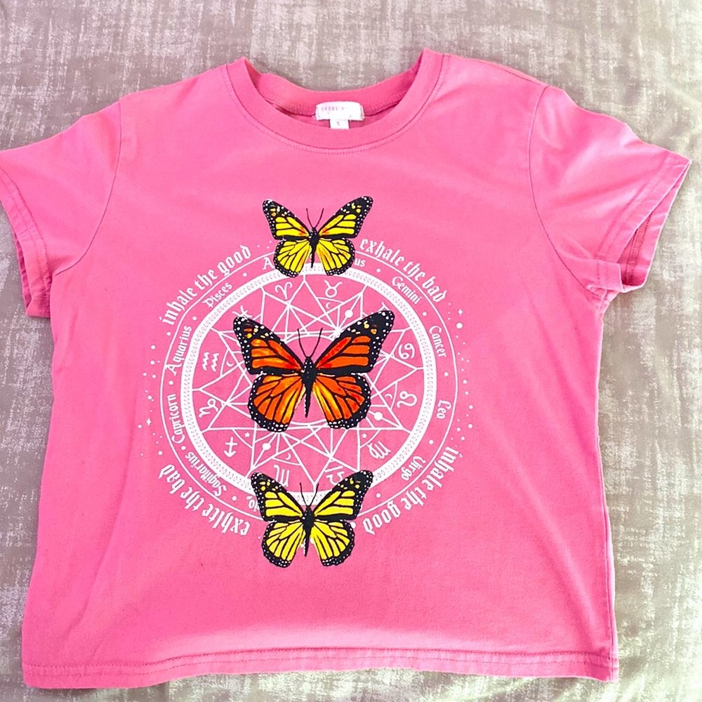 I am selling a pink shirt size small with good quality and no stains